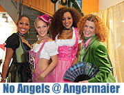 Oktoberfest 2009 - No Angels bekamen neues Wiesn Outfit bei Trachten Angermaier (Foto: MartiN Schmitz)